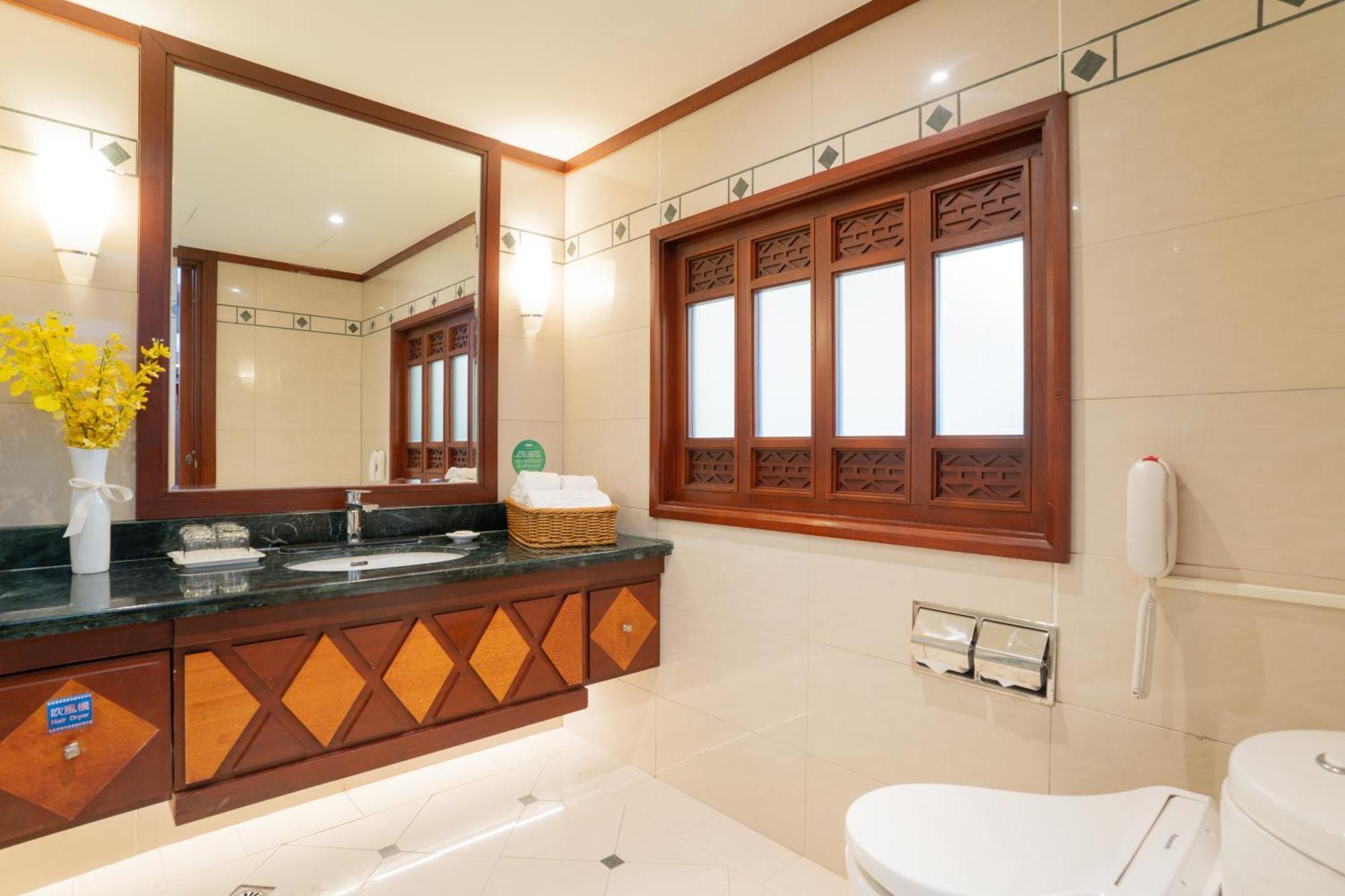 Formosan Naruwan Hotel T'ai-tung Dış mekan fotoğraf A bathroom in a hotel